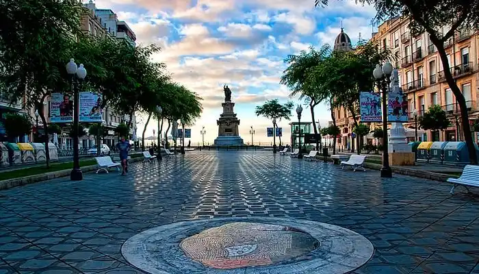 Rambla Nova de Tarragona con ambiente primaveral